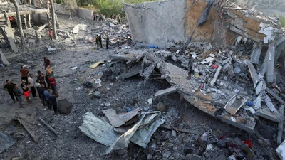 Israel tấn công dữ dội khắp Gaza, hơn 80 người thương vong