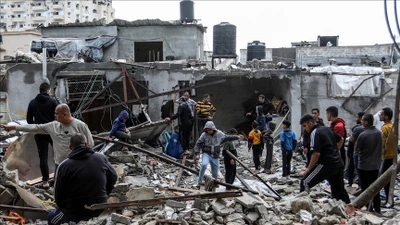Israel tiếp tục tấn công Gaza, 14 người trong một gia đình thiệt mạng