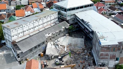 Thương vong mới nhất trong vụ sập trường học ở Indonesia