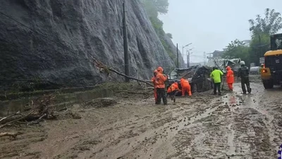 Lật thuyền ở Philippines vì siêu bão Ragasa, 7 ngư dân thiệt mạng