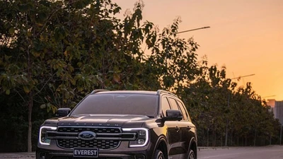Giá xe Ford Everest tháng 7/2025, tặng Camera và Bảo hiểm vật chất