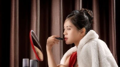 Bí quyết đưa KATA Miro O2 “làm mưa làm gió” thị trường gương LED trang điểm 