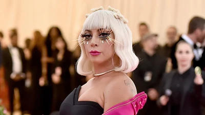 Met Gala: Nơi tôn vinh những phong cách trang điểm quái dị