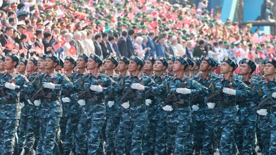 Trực tiếp: Diễu binh diễu hành kỷ niệm 50 năm giải phóng miền Nam, thống nhất đất nước