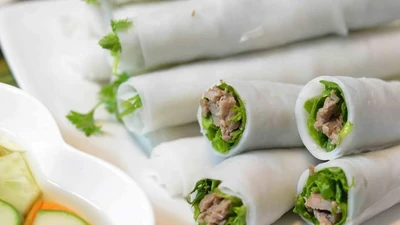 Loại thịt đỏ "siêu sắt", mang quấn với rau này thành món mát bổ