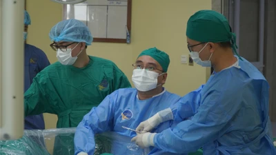 Thoát tiểu rắt 8 năm nhờ bóc nhân tuyến tiền liệt bằng laser