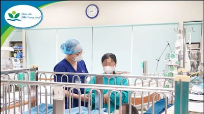 Cập nhật tình hình bé trai bị xe cán “đủ tiền mới cấp cứu”