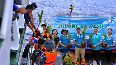 Để Trường Sa không chỉ xanh, đẹp mà còn đơm hoa, kết trái