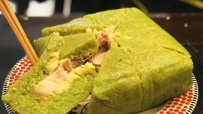 Bánh chưng chay, bánh nhân cá hồi bán chạy dịp Tết 