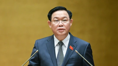 Chủ tịch Quốc hội Vương Đình Huệ: Giữ vững ổn định kinh tế vĩ mô trong mọi tình huống