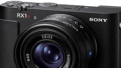 Sony công bố máy ảnh RX1R III với vi xử lý AI, giá trên trăm triệu đồng