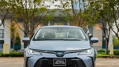 Giá xe Toyota Corolla Altis tháng 8/2025, từ 725 triệu đồng