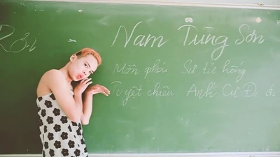 Học sinh hóa trang thành Tùng Sơn, Lệ Rơi chụp ảnh kỷ yếu