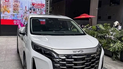 Thêm mẫu xe MPV mới về VN, KIA Carnival thêm đối thủ mới