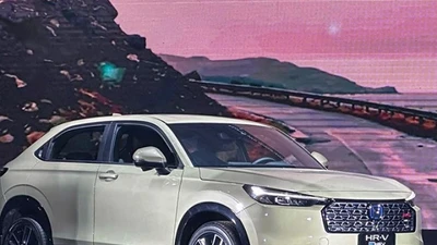 Khách hàng Việt hưởng lợi vì giá xe ô tô hybrid giảm mạnh