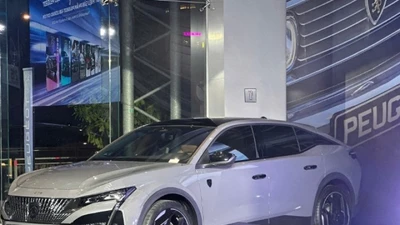 Cận cảnh Peugeot 408 giới hạn 215 chiếc tại Việt Nam