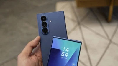 Galaxy Z Flip7 có độ bền tương đương Z Fold7, lên tới 500.000 lần gập