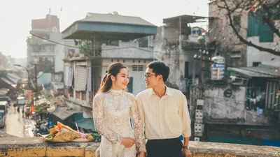 Mượn quần áo bố mẹ thời bao cấp, đôi trẻ kỷ niệm bộ ảnh cực “chất"