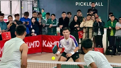 Lý Hoàng Nam "đấu" với cặp VĐV top pickeball châu Á mãn nhãn