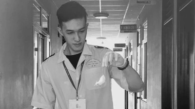 Bác sĩ lai 3 dòng máu cao 1m86, quá đẹp trai vạn người mê