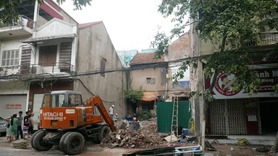 Soi đường ống nước bị cho là gây sập nhà 43 Cửa Bắc 