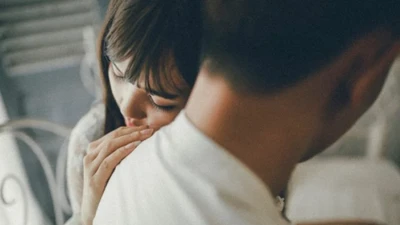 Vì sao phụ nữ ngoại tình với người kém cỏi hơn chồng mình? 