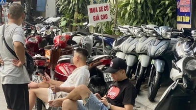 Chợ xe máy cũ lớn nhất Hà Nội “đóng băng” sau thông tin cấm xe máy xăng