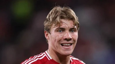 MU đạt thỏa thuận cho Hojlund đến Napoli, sắp tái ngộ De Bruyne & McTominay