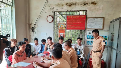 Mời làm việc nhóm thanh niên đua xe trái phép trên quốc lộ 1 