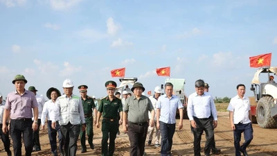 Thủ tướng: Quyết tâm đưa dự án Cao tốc Cần Thơ-Cà Mau vào sử dụng dịp 10/10