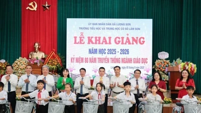 LPBank trao 300 xe đạp cho học sinh nghèo tỉnh Phú Thọ nhân dịp khai giảng