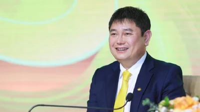 Chủ tịch Nguyễn Đức Thụy sắp nhận hàng trăm tỷ cổ tức từ LPBank