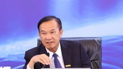 Chủ tịch Dương Công Minh đang nắm giữ bao nhiêu cổ phần Sacombank?