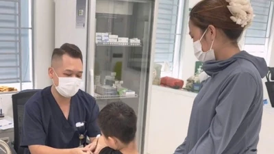 Chó chết bất thường sau khi cắn bé 12 tuổi, bố mẹ tá hoả đưa con đi tiêm phòng