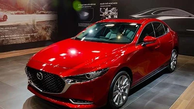 Nhân viên đại lý thử phanh tự động Mazda3 và cái kết