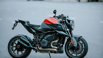 KTM BRABUS 1300 R hơn 2,2 tỷ đắt ngang Mercedes-Benz E-Class ở Hà Nội