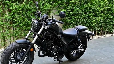 Cận cảnh Honda Rebel 300 E-Clutch từ 121 triệu đồng