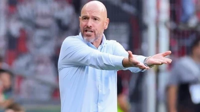 Leverkusen cân nhắc sa thải HLV Ten Hag sau khởi đầu thảm họa ở Bundesliga