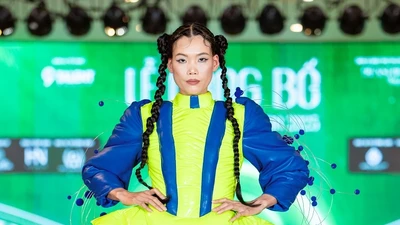 Á quân Next Top Model Nguyễn Hợp trở lại sàn catwalk