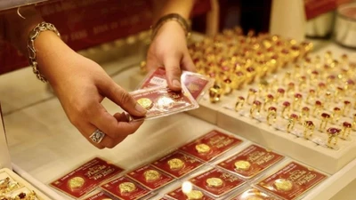 Kinh tế 24h: Giá vàng trong nước "bất động" dù giá vàng thế giới lập đỉnh mới