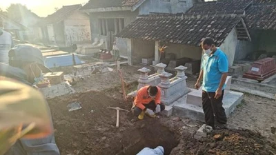 Chồng liên tục mơ thấy vợ, quật mộ lên phát hiện chuyện choáng váng