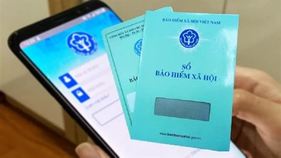 Theo BHXH TP Hà Nội, doanh nghiệp trên địa bàn thành phố phải điều chỉnh lương đóng BHXH trước ngày 25/7. Ảnh minh họa.