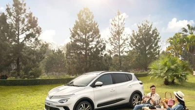 Khách hàng cũng sẽ được thử tay lái với mẫu xe ô tô điện thông minh đầu tiên của Việt Nam – VinFast VF e34.