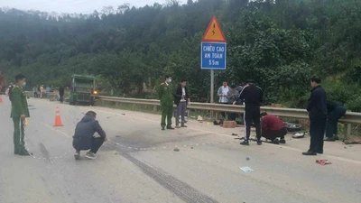 4 người tử vong vụ đi xe máy ngược chiều: Trách nhiệm thuộc về ai?