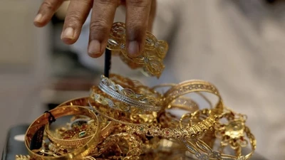 Điều gì đang kích hoạt giá vàng tăng vọt lên mức kỷ lục mới?