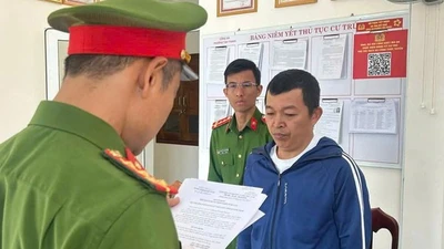 Nhân viên dùng cồn y tế pha rượu khiến 2 người tử vong