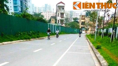 Cận cảnh lối đi khiến cư dân “nổi đóa” ở chung cư Home City