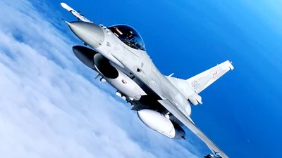 Vì sao tên lửa S-400 là nỗi sợ lớn nhất của phi công F-16 Ukraine? 