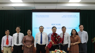 Hội nghị chuyển giao và tiếp nhận Chi bộ Hội Đông y Việt Nam