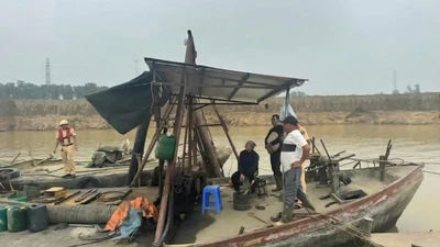 Tạm giữ 3 tàu hút cát trái phép, phạt gần 70 triệu đồng